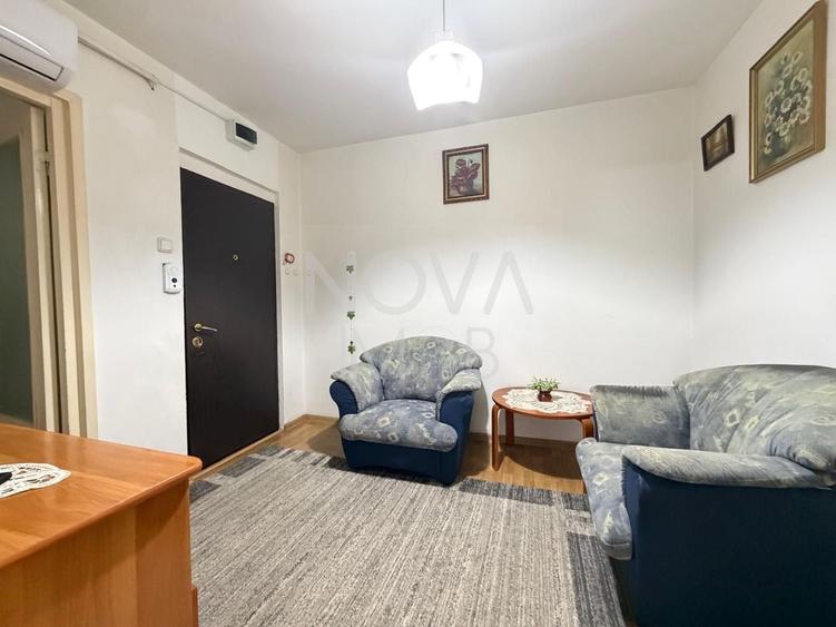 Apartament de inchiriat 3 camere etajul 4, cu lift,  Zona Vasile Aaron - 11