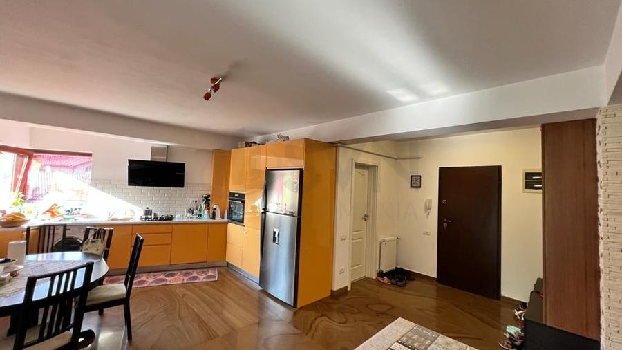 Apartament cu 4 camere decomandat, mobilat în Băneasa — fotografia 1