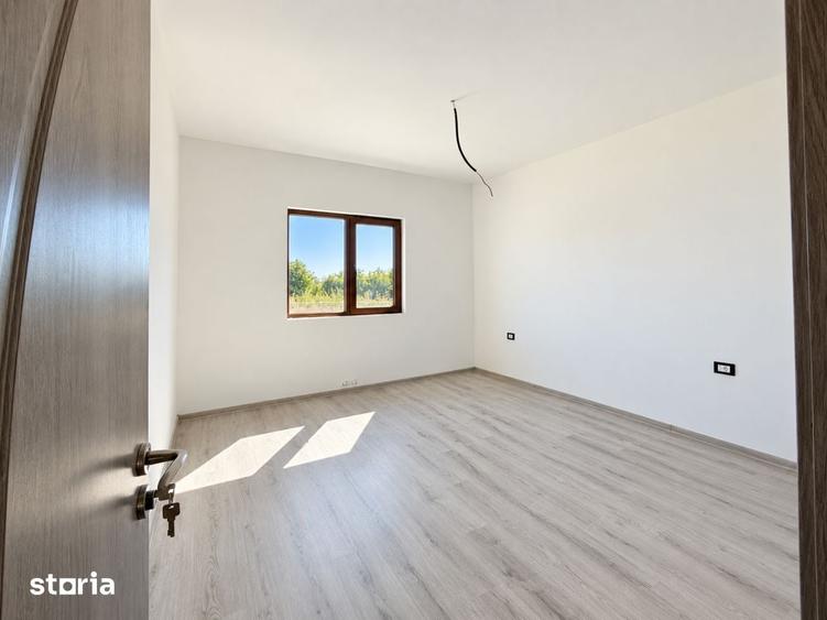 Casă cu 7 camere cu Teren 219 Mp în Coiciu