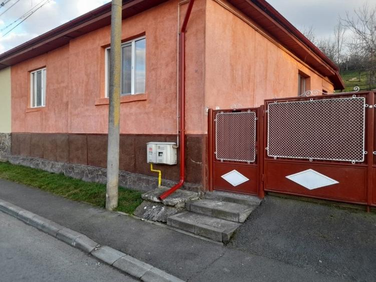 Casă individuală cu 3 camere cu Canalizare în Mureșeni