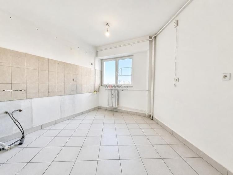 13 Septembrie, 0% comision, 4 camere spatioase, 97,5 mp, bloc 2000, etaj 5 - 2