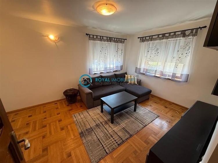 Casă individuală cu 7 camere cu Canalizare în Cioceanu