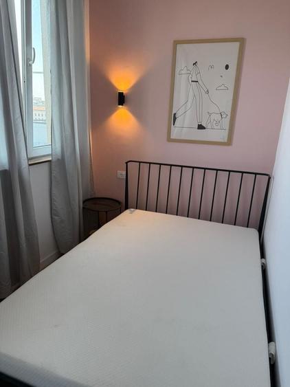 Apartament cu 3 camere semidecomandat în Sala Palatului