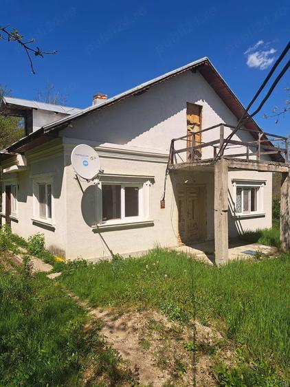 Casă cu Teren 3780 Mp în Hulubești