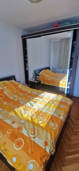 Apartament cu 3 camere decomandat, mobilat în Șura Mare