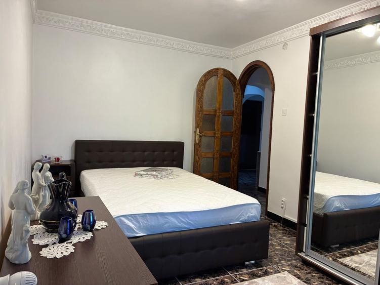 Apartament cu 2 camere decomandat, mobilat în Nicolina