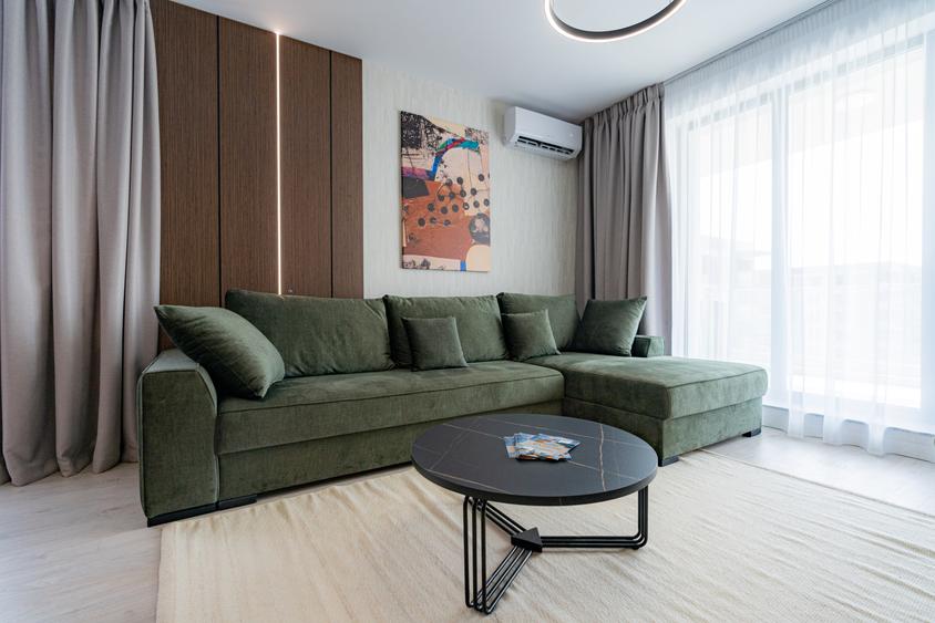 Apartament cu 3 camere semidecomandat în Nord