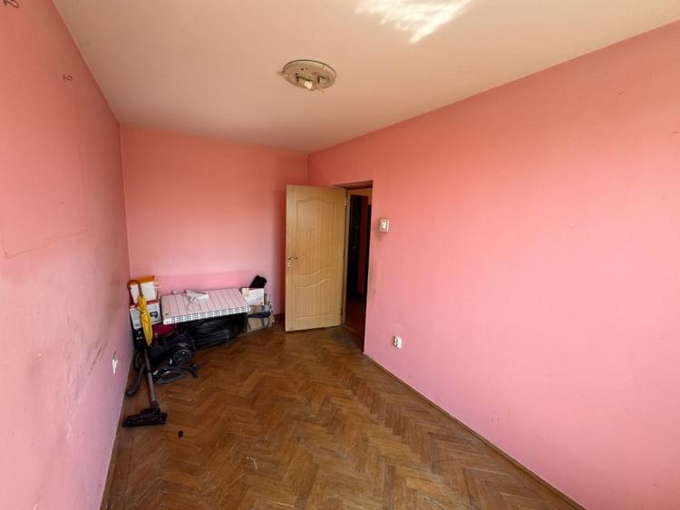 Apartament cu 3 camere semidecomandat în George Enescu