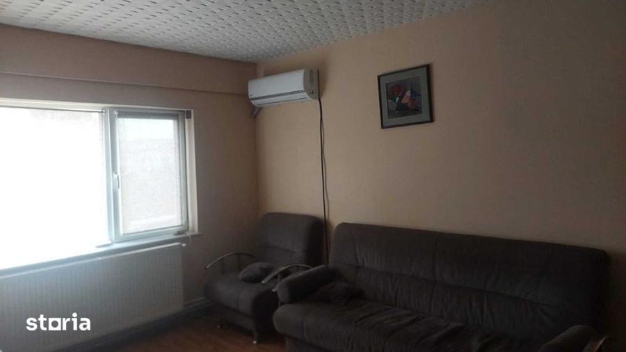 Apartament cu 3 camere în Mircea cel Bătrân