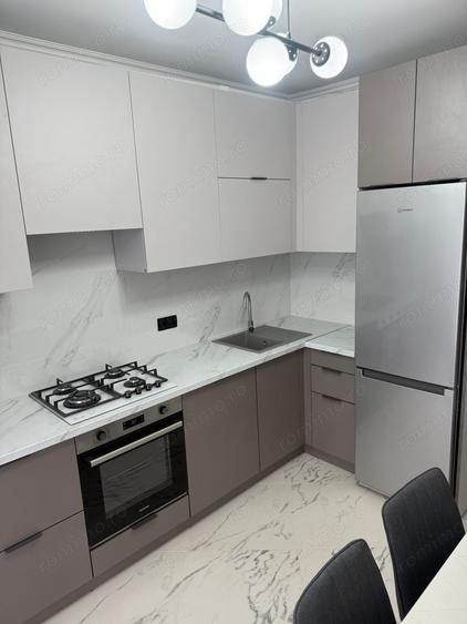 Apartament cu 3 camere decomandat în Tipografilor