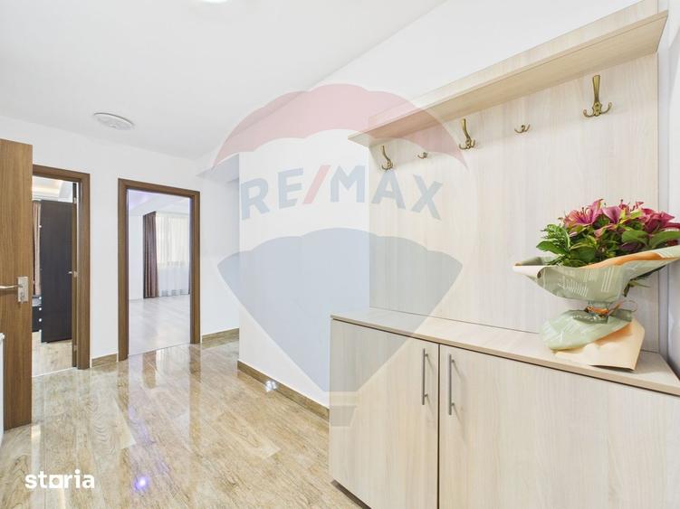 Apartament cu 3 camere, mobilat în Tractorul