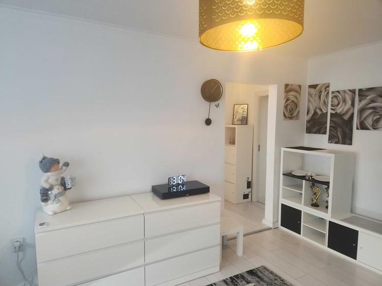 Apartament cu 3 camere semidecomandat, mobilat în 1 Decembrie 1918