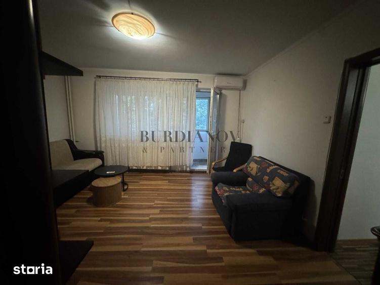 Apartament cu 3 camere decomandat în Drumul Taberei