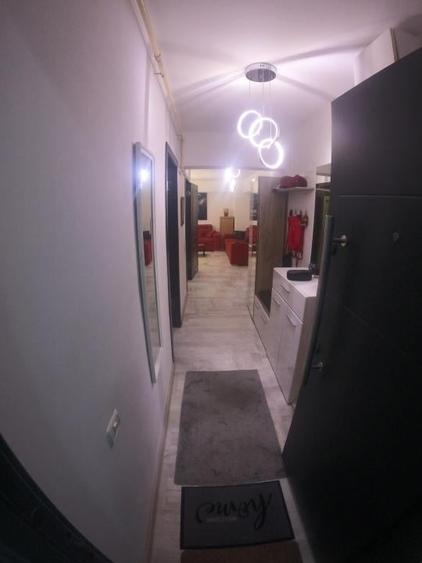 Apartament cu 4 camere decomandat în Central