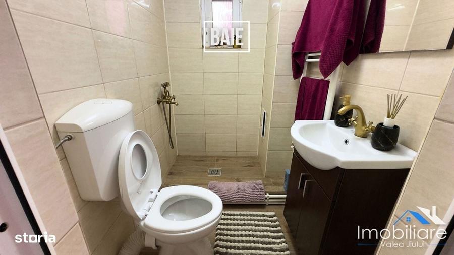 Casă cu 4 camere cu Teren 2700 Mp în Central