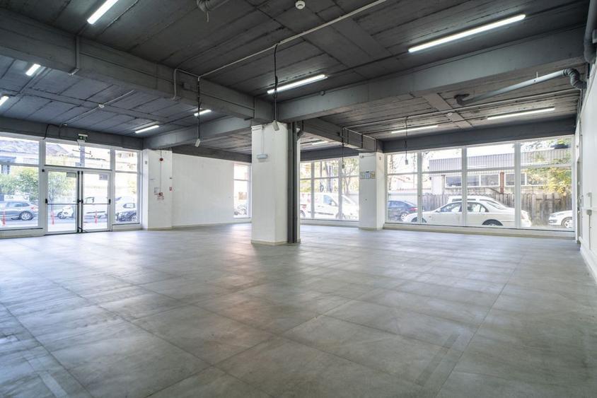 Spațiu comercial, de 280 mp, în Militari