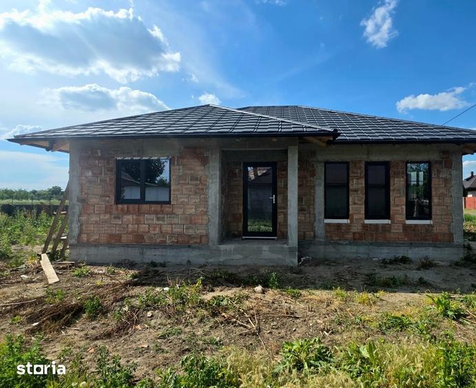 Casă cu 3 camere cu Teren 500 Mp în Central