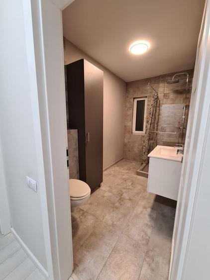 Apartament cu 3 camere decomandat în Florești