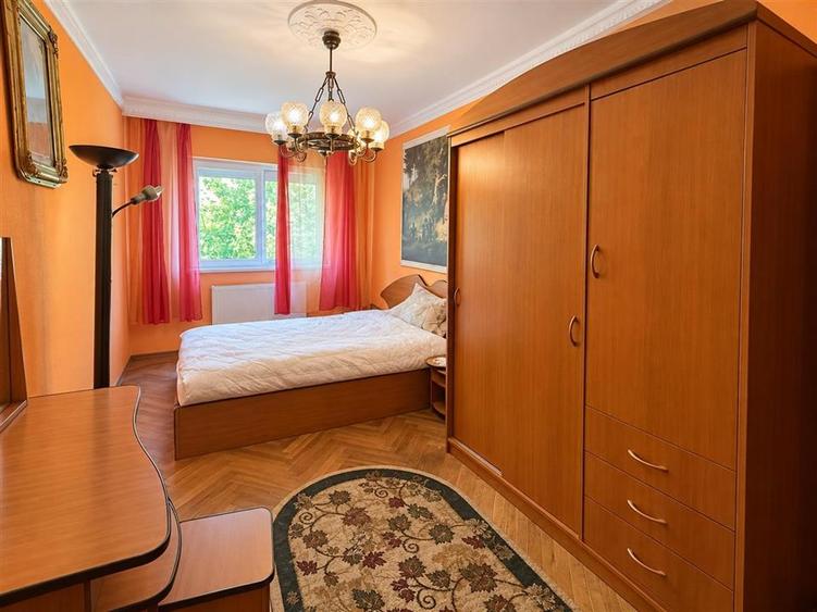 Apartament cu 4 camere decomandat, mobilat în Vasile Aaron