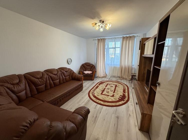 Apartament cu 2 camere decomandat în Cornișa