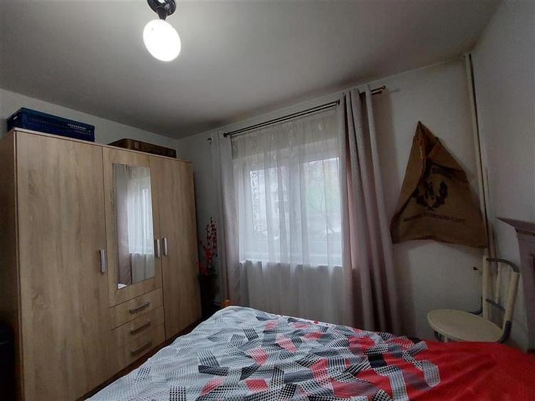 Apartament cu 2 camere semidecomandat, mobilat în Micălaca