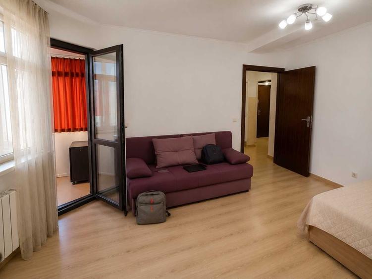 Apartament cu 2 camere decomandat în Roșu