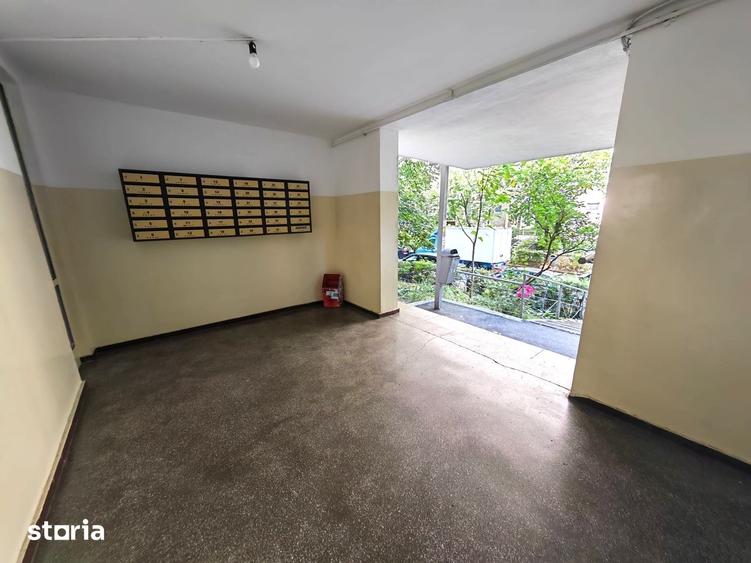 Garsonieră decomandată în Tineretului