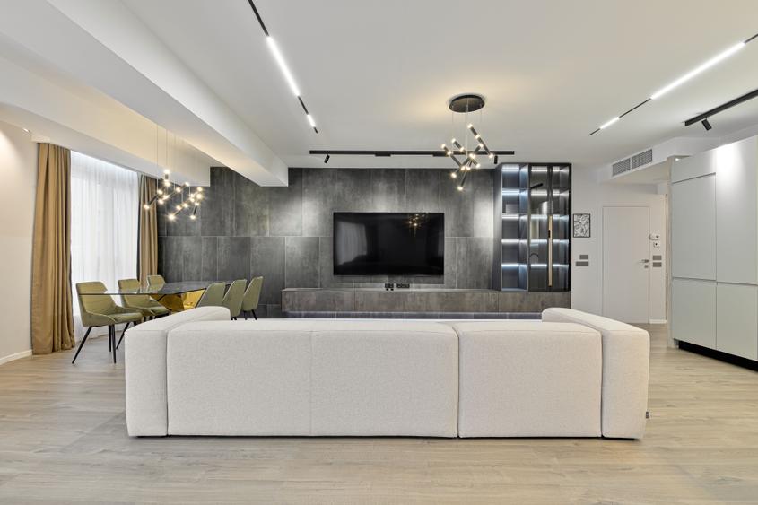 Apartament cu 3 camere semidecomandat, mobilat în Herăstrău