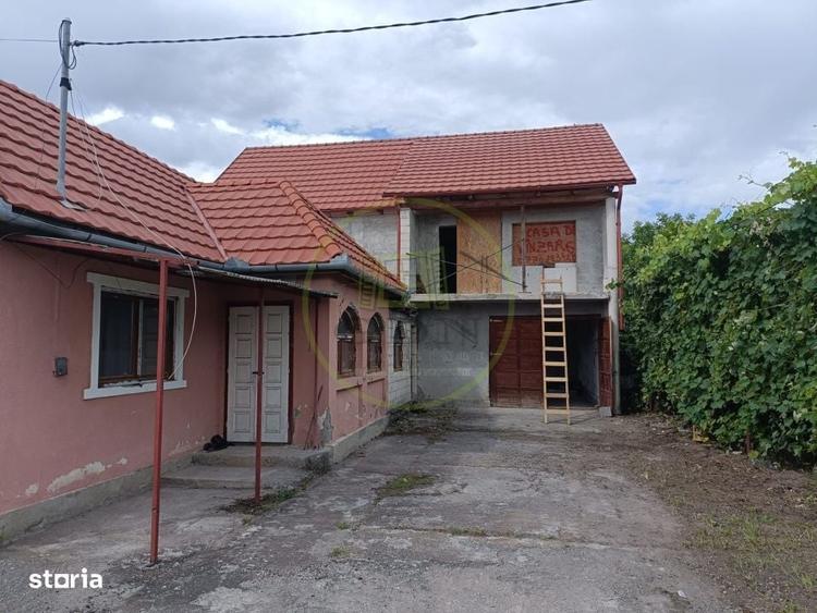 Casă cu 4 camere în Suseni