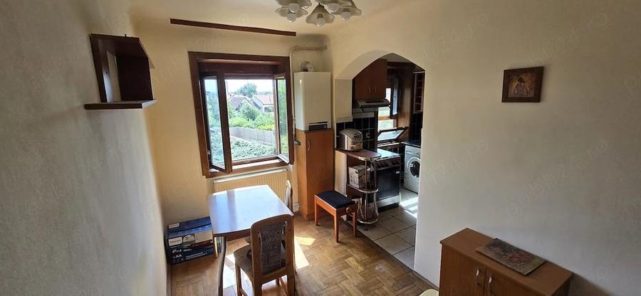 Apartament cu 3 camere semidecomandat în Central