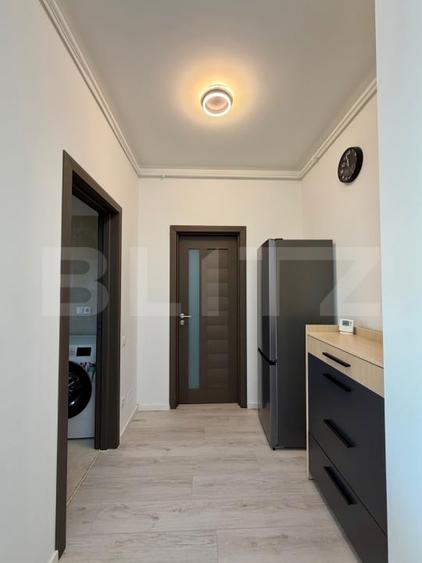 Apartament cu 3 camere semidecomandat, mobilat în Semicentral