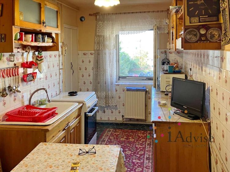 Apartament cu 2 camere decomandat în Tractorul