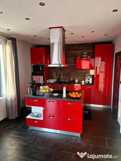 Casă cu 5 camere cu Teren 613 Mp în Moșnița Nouă