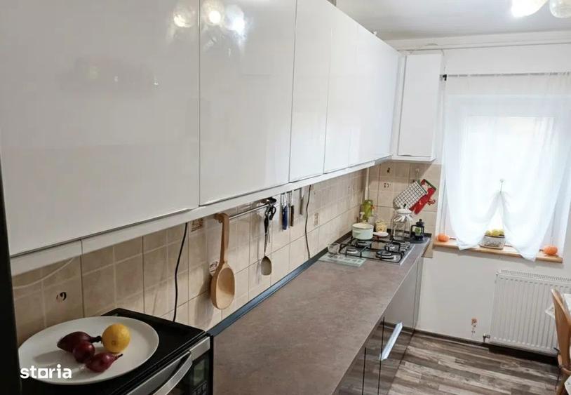 Apartament cu 3 camere decomandat în Scriitorilor