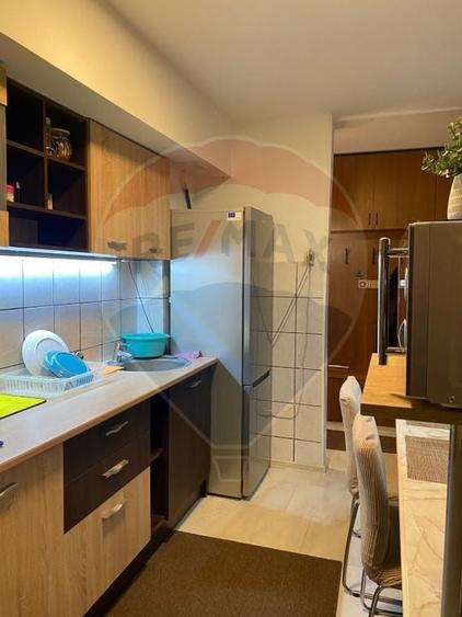 Apartament cu 3 camere decomandat, mobilat în Alfa