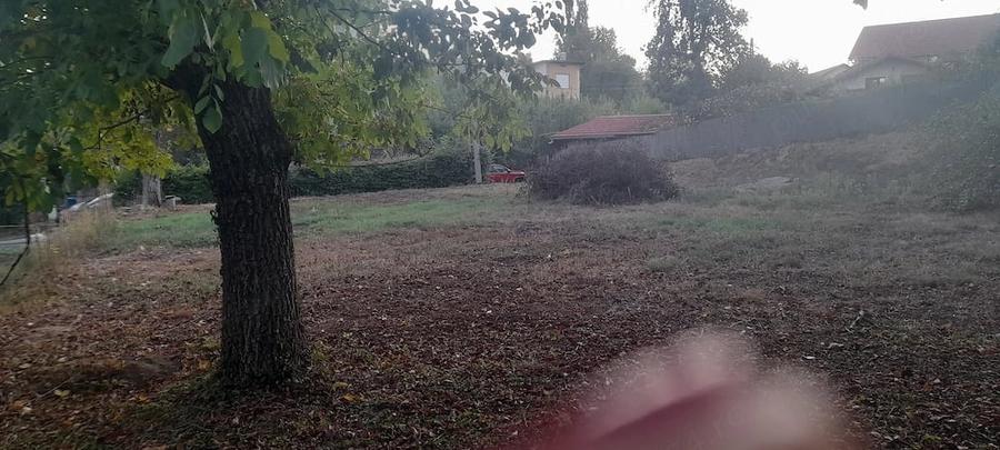 Teren de 945 mp, în Central