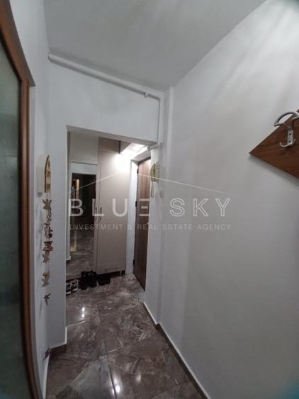 Apartament cu 3 camere semidecomandat, mobilat în Inel I
