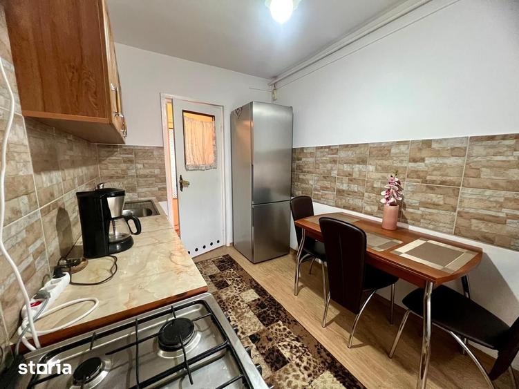 Apartament cu 3 camere în Dâmbu Pietros