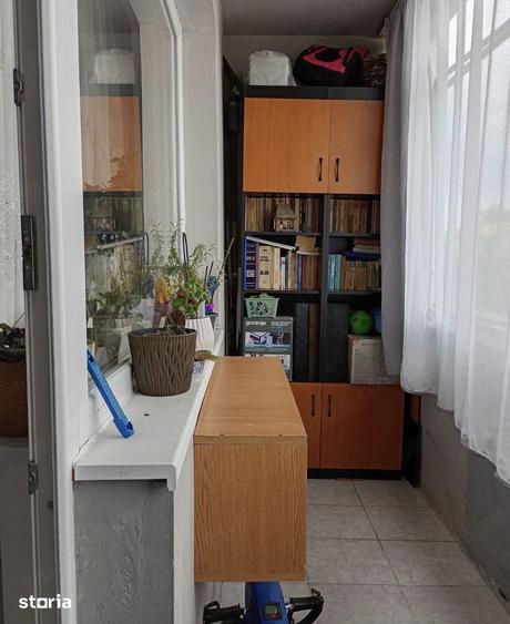 Apartament cu 3 camere semidecomandat în Valea Rosie