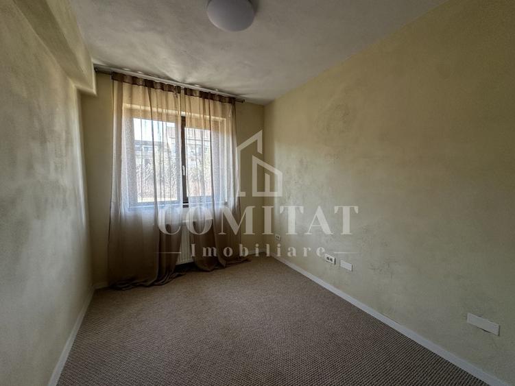 Apartament cu 3 camere semidecomandat în Borhanci