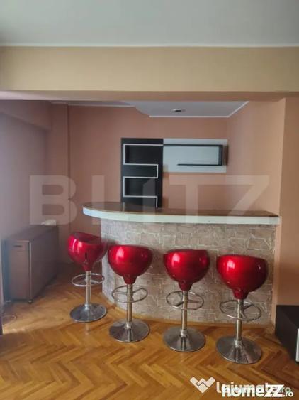 Apartament cu 3 camere decomandat în Ultimul leu
