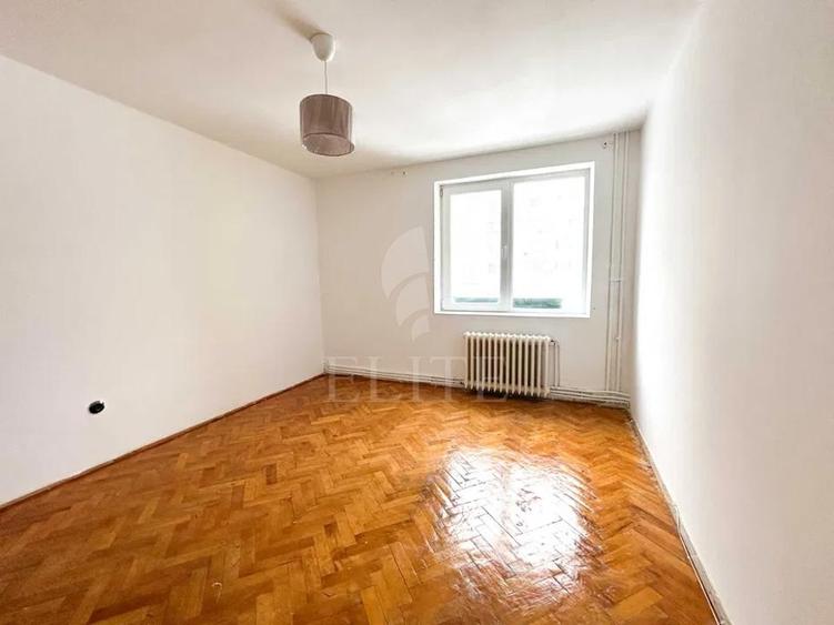 Apartament cu 3 camere semidecomandat în Gheorgheni