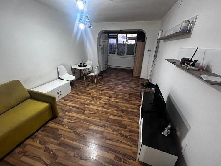 Garsonieră decomandată în Central