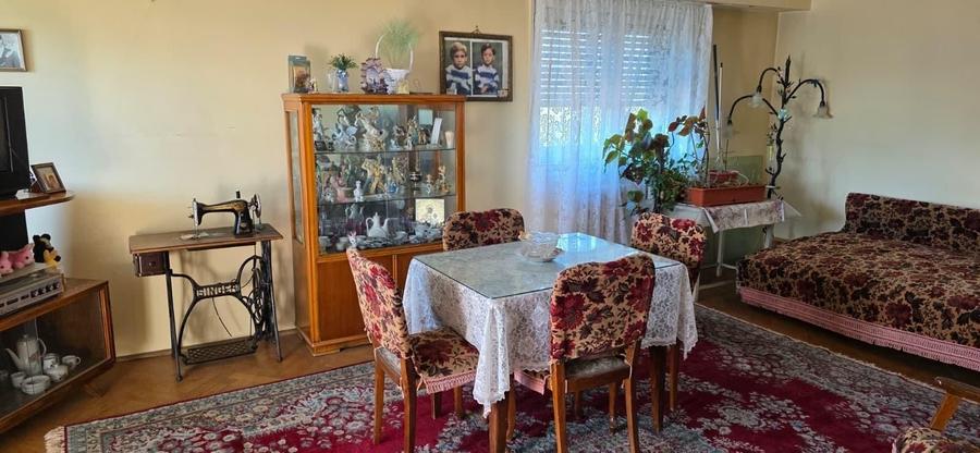 Apartament cu 3 camere decomandat în Cotroceni