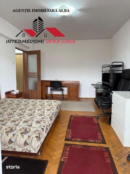 Apartament cu 3 camere decomandat în Cetate