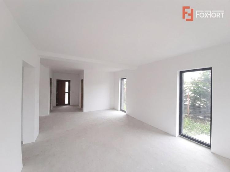 Duplex cu 5 camere cu Teren 318 Mp în Urseni