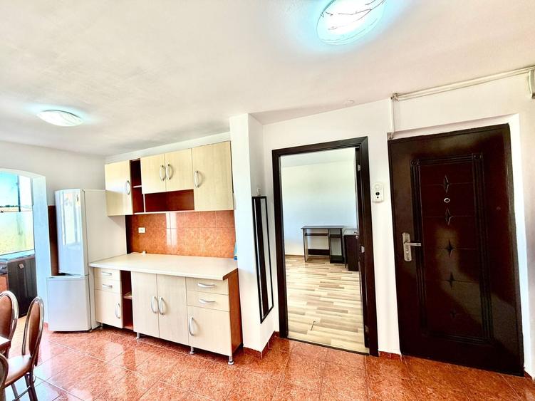 Apartament cu 2 camere decomandat în Lipovei