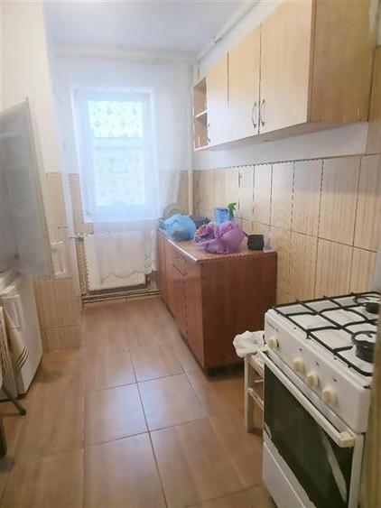 Apartament cu 2 camere semidecomandat, mobilat în Vlahuță
