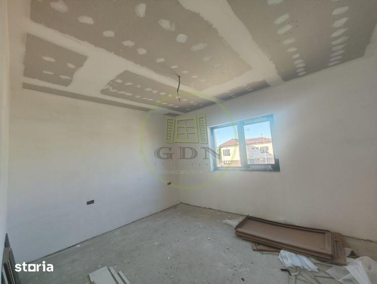 Casă cu 4 camere cu Teren 200 Mp în Malu Mare