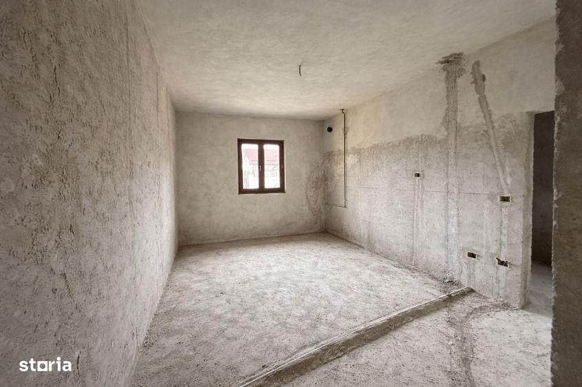 Casă cu 4 camere în Băiceni